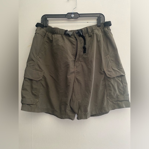 REI… Men's shorts… green tone 100% Nylon Size L - Picture 2 of 8